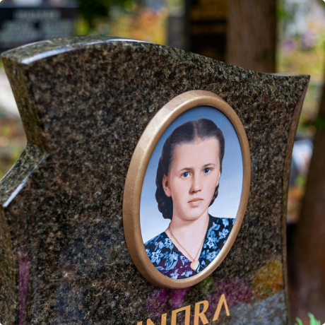бронзовая рамка на памятник, виды монтажа рамки для медальона